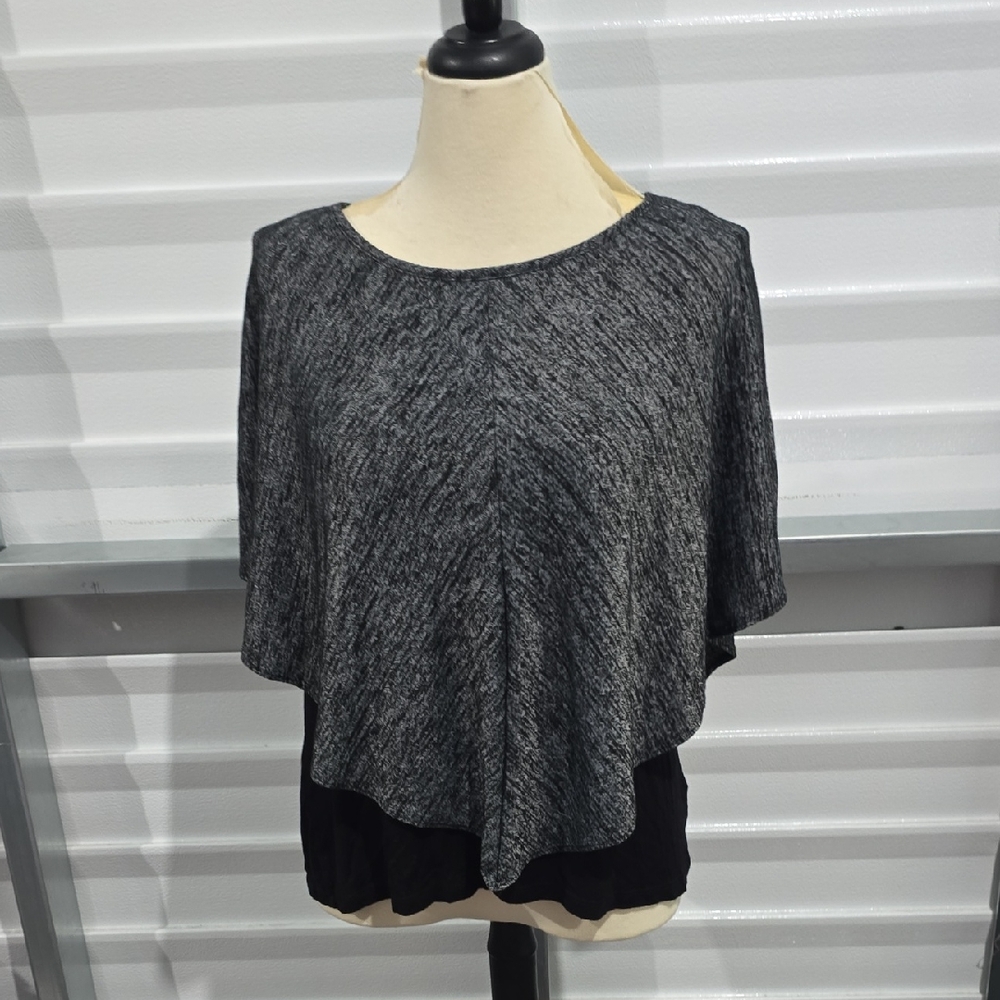 B-Design Black‎ and Gray Top Size XL